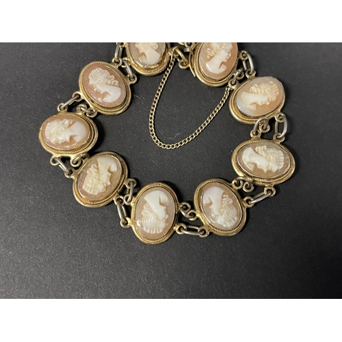 1174 - Cameo bracelet, gilt metal