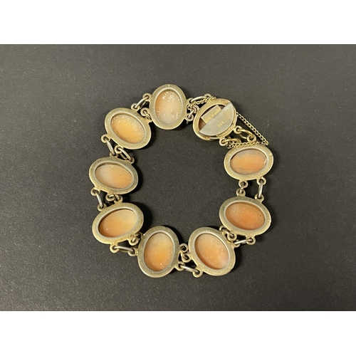 1174 - Cameo bracelet, gilt metal