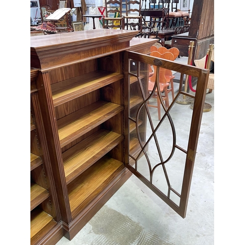 1137 - Georgian style breakfront floor bookcase, glazed central section, flanked by open ends, approx 132cm... 