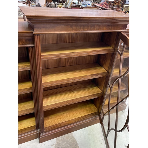 1137 - Georgian style breakfront floor bookcase, glazed central section, flanked by open ends, approx 132cm... 