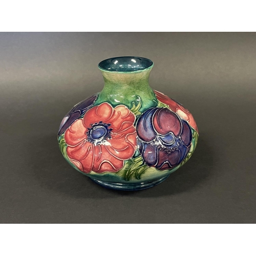 1177 - Moorcroft pottery squat vase anemone pattern, approx 11cm H x 13cm W