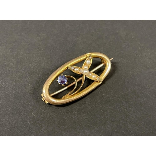 1183 - Sapphire and seed pearl oval brooch set in 15ct