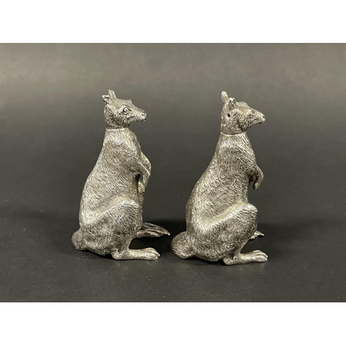 1184 - Rare pair of novelty sterling silver miniature seated kangaroo pepper pots, with detachable heads, m... 