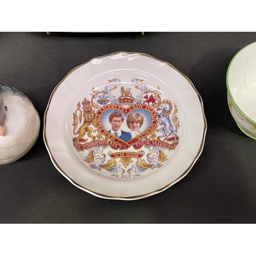 48 - Selection of estate china to include Lladro shepherd boy and lamb, birds, Villeroy and Boch box etc,... 