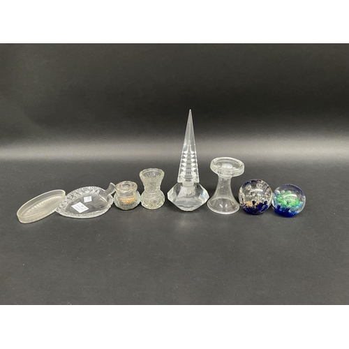 68 - Selection of estate items, cut crystal and glass