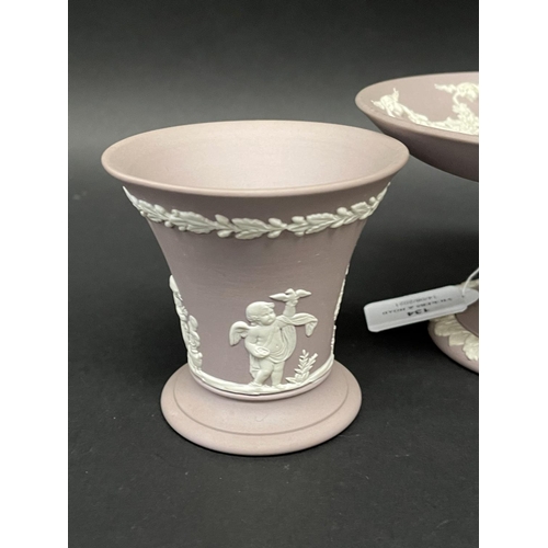 134 - Wedgwood mauve jasper ware, trinkets, vase and comport, approx 9cm H and smaller (5)