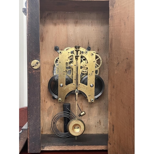 139 - Antique Ansonia eight day shelf clock, with pendulum, approx 38cm x 23cm