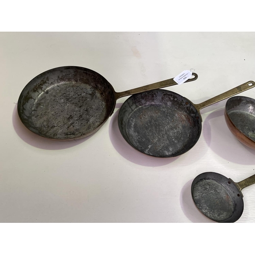 177 - Set of 7 graduated copper frypans, approx 23.5cm Dia and smaller (7)
