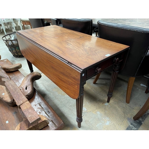 1219 - Antique 19th century English mahogany Pembroke table, fitted with a single long drawer at one end, a... 