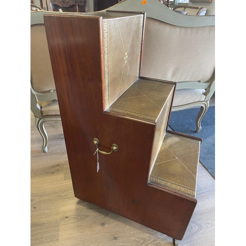 1243 - Rare antique mahogany library steps, with brass drop bail carry handles to the sides. Fitted with fi... 