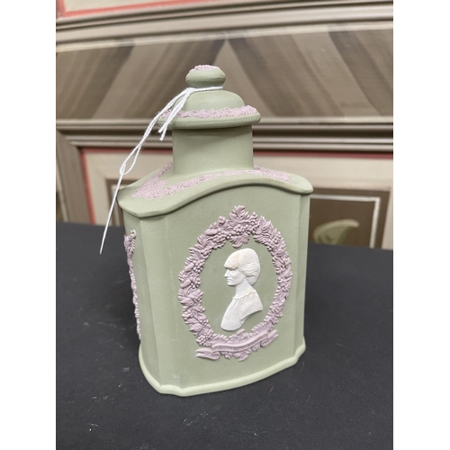 128 - Wedgwood green and purple jasper Prince Charles and Diana tea caddy, approx 16cm h