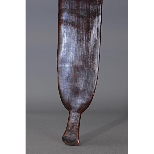 1005 - FINE EARLY RAINFOREST SWORD CLUB, NORTH-EAST QUEENSLAND, carved and engraved hardwood (with custom s... 