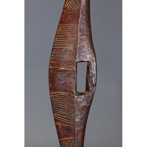 1011 - SUPERB EARLY INCISED PARRYING SHIELD, DARLING RIVER REGION, NEW SOUTH WALES, Carved and engraved har... 