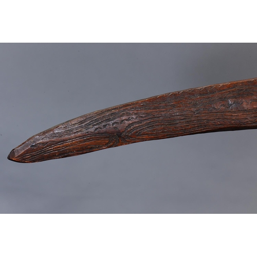 1031 - EARLY ENGRAVED BOOMERANG, WESTERN NEW SOUTH WALES / SOUTHERN QUEENSLAND, Carved and engraved hardwoo... 