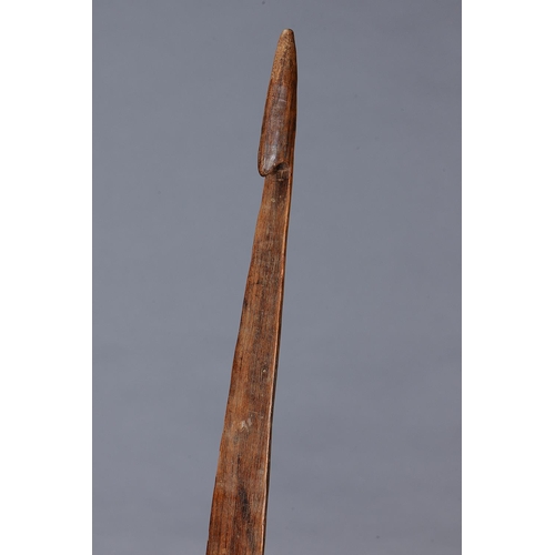 1041 - FINE EARLY SPEAR THROWER (WOOMERA, SOUTH EAST VICTORIA, Carved and engraved hardwood (with custom st... 
