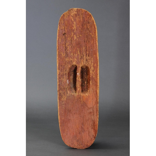 1059 - SHIELD WITH FIRE TOOL MARKINGS, CENTRAL DESERT REGION, NORTHERN TERRITORY, Carved beanwood and natur... 