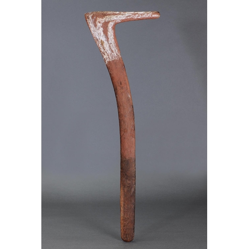 1060 - FINE HOOKED BOOMERANG, COOPERS CREEK, SOUTH AUSTRALIA, Carved and engraved hardwood and natural pigm... 