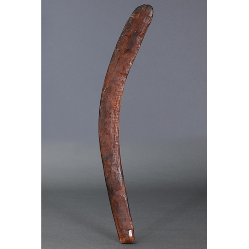 1238 - EARLY HUNTING BOOMERANG, CENTRAL AUSTRALIA, NORTHERN TERRITORY, Carved hardwood and natural pigments... 