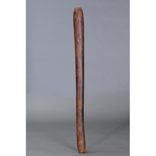 1258 - EARLY POLE CLUB, EASTERN AUSTRALIA, Carved and engraved hardwood (with custom stand) Decorated with ... 