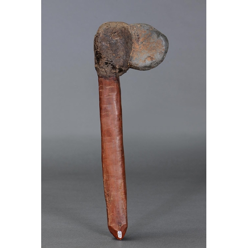 1270 - STONE HAFTED AXE, TENNANT CREEK, DESERT NORTH, NORTHERN TERRITORY, Carved hardwood, stone and spinif... 