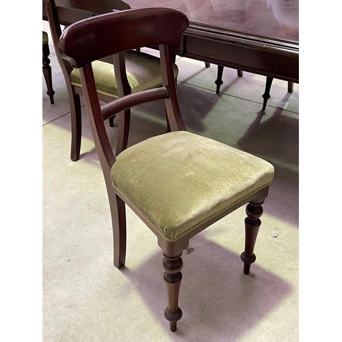 235 - Matched set of six rail back dining chairs with turned front legs (6)