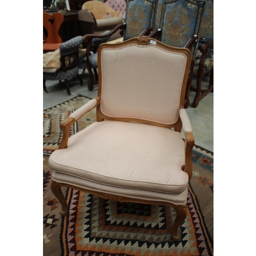 480 - French style open armchair