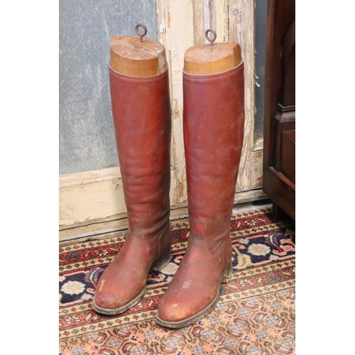 91 - Pair of antique French leather riding boots with stretcher inserts, each approx 47cm H (excluding ho... 