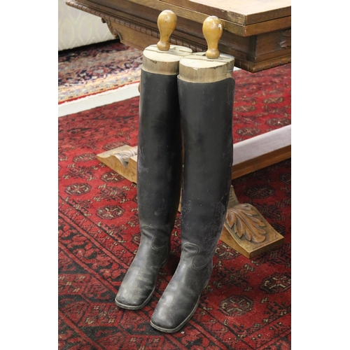 275 - Pair of French leather riding boots with wooden stretchers, each approx 73cm H (2)