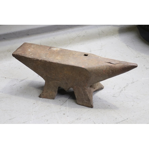 228 - Large antique French solid iron anvil, approx 25cm H x 65.5cm W x 20cm D