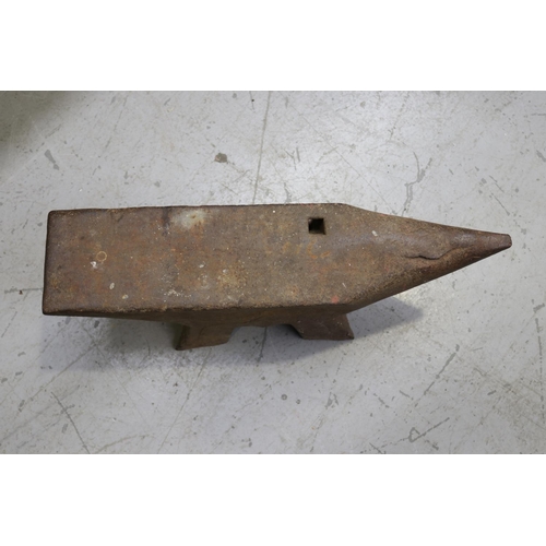 228 - Large antique French solid iron anvil, approx 25cm H x 65.5cm W x 20cm D