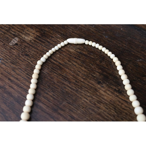 1332 - Vintage Chinese ivory bead graduating necklace, approx 51 cm long