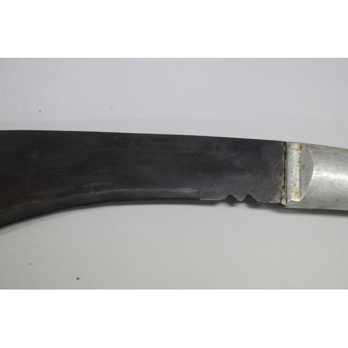 38 - A kukri associated with the Maharaja of Jodhpur (Rajasthan, India) forces. Dark blued blade in fine ... 