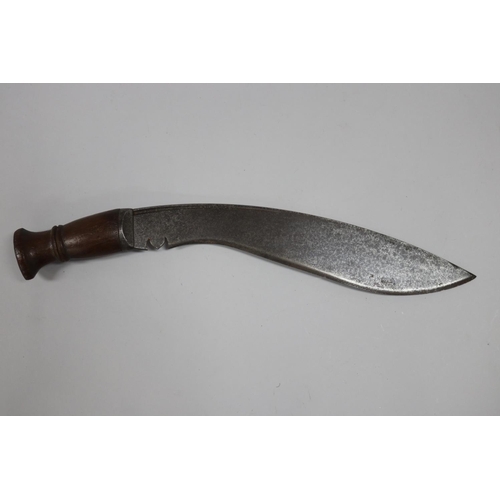 45 - Rare MK.1 Military kukri. Great War WW1 period. Cossipore Arsenal stamped (faint) at ricasso with da... 