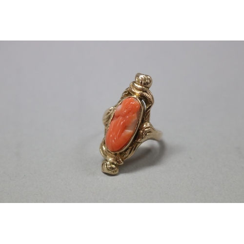 272 - 9ct gold cameo ring