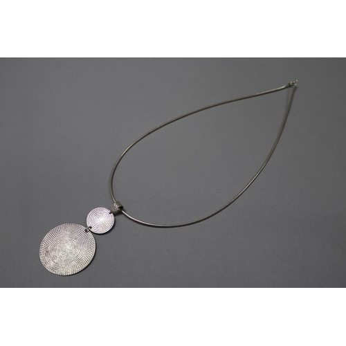 273 - Sterling silver modern choker with pendant