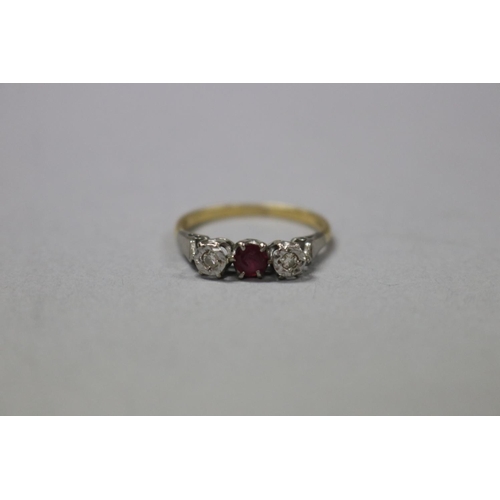 292 - Ruby and diamond ring set in yellow and white 18ct gold