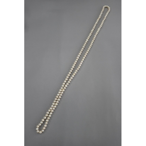 302 - Long opera length pearl necklace, approx 140cm