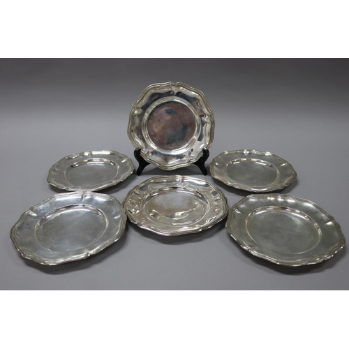 166 - Four Jenson silver under plates, marked 800 and two others marked 850, weight approx 1070 grams & ap... 