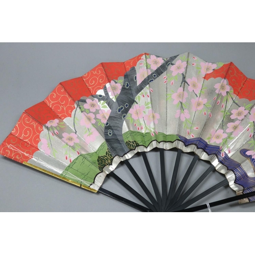 68 - Japanese fan, approx 50cm W