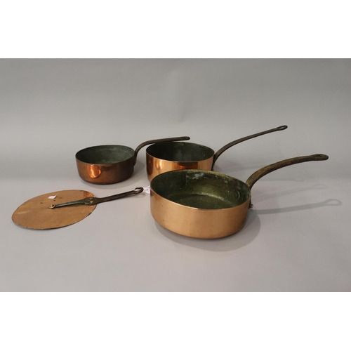 2 - Three antique copper saucepans along with a saucepan lid (4)