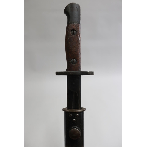 143 - SHOULD READ - Choice Australian WW1 dated Pattern 1908 bayonet with scabbard. With Lithgow stamp and... 