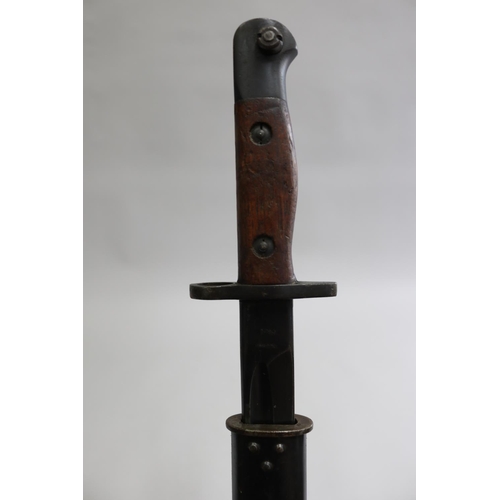 143 - SHOULD READ - Choice Australian WW1 dated Pattern 1908 bayonet with scabbard. With Lithgow stamp and... 