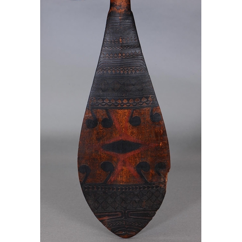 1034 - SUPERB CANOE PADDLE, NGGAO DISTRICT, SANTA YSABEL, SOLOMON ISLANDS. Carved hardwood and natural pigm... 