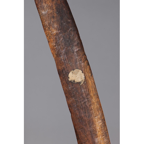 1064 - EARLY ELEGANT BOOMERANG, DARLING RIVER REGION, NEW SOUTH WALES. Carved and adzed hardwood. Boomerang... 