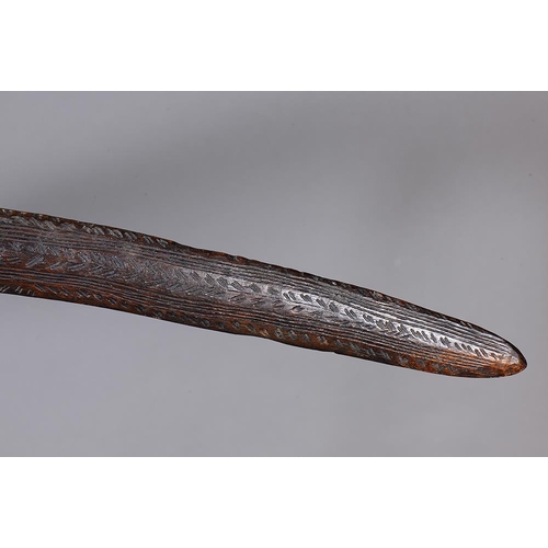 1066 - LARGE FINE EARLY ENGRAVED BOOMERANG, WESTERN NEW SOUTH WALES / SOUTHERN QUEENSLAND. Carved hardwood.... 