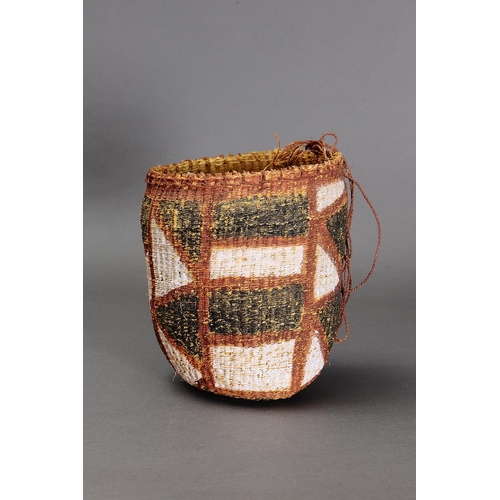 1071 - LILY KURRULTYA, DILLY BAG, JARRULUK, NORTHERN TERRITORY. Woven plant fibre and natural pigment. A di... 