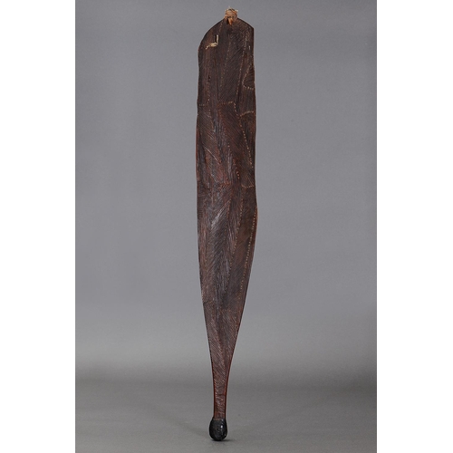 1077 - FINE EARLY INCISED SPEAR THROWER (WOOMERA), WESTERN AUSTRALIA. Carved and engraved hardwood and spin... 