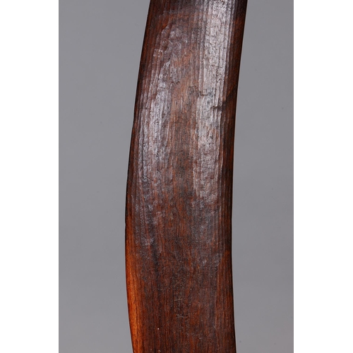 1084 - LARGE BOOMERANG CLUB, COOPERS CREEK REGION, SOUTH AUSTRALIA. Carved and engraved hardwood. Of thick ... 