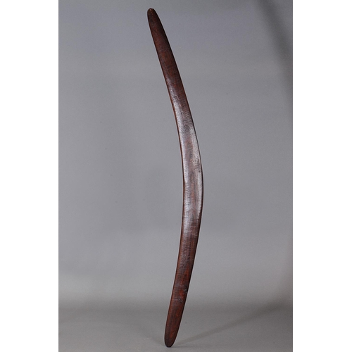 1084 - LARGE BOOMERANG CLUB, COOPERS CREEK REGION, SOUTH AUSTRALIA. Carved and engraved hardwood. Of thick ... 