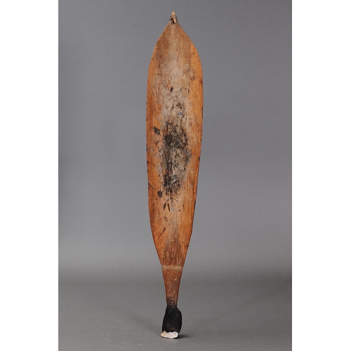 1088 - EARLY SPEAR THROWER (WOOMERA), CENTRAL AUSTRALIA, NORTHERN TERRITORY. Carved hardwood, spinifex resi... 